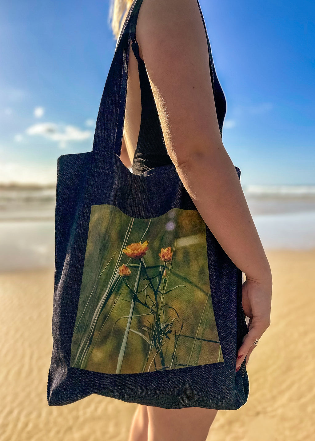 True Spring: Cut Leaf Daisy Tote Bag